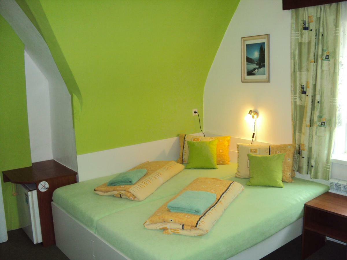 Hotel Zatisi 2*